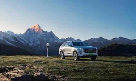 Jaecoo J7 SHS-P Kini Tawarkan Tampilan Futuristik Dan Elegan