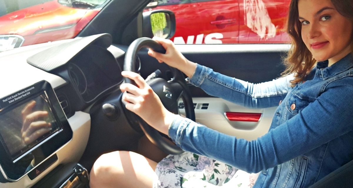 Alat Komunikasi Seru Di Mobil Untuk Perjalananmu, Yuk Cobain!