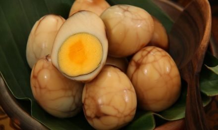 Trik Bikin Telur Pindang Wangi Pakai Teh