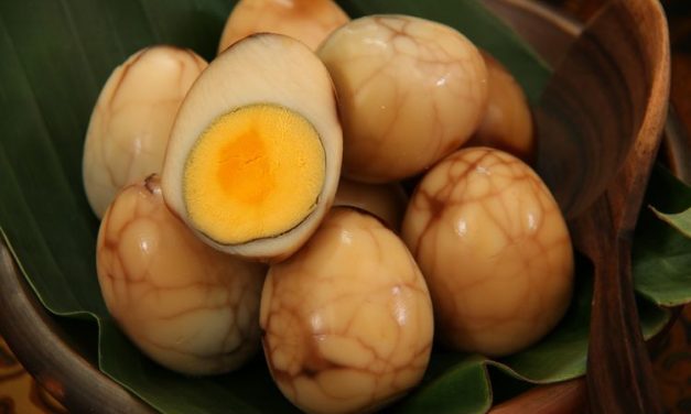 Trik Bikin Telur Pindang Wangi Pakai Teh
